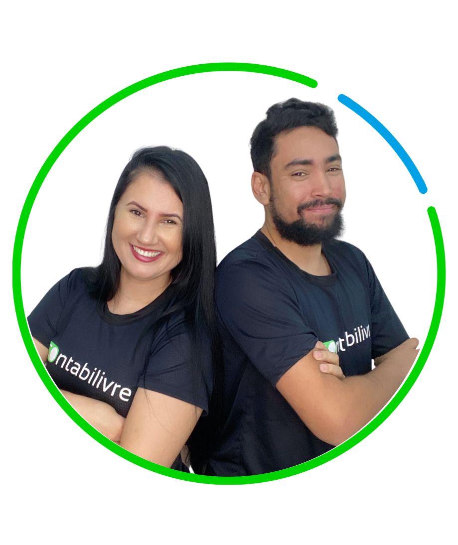 Dois profissionais sorrindo, de braços cruzados, usando camisetas da Contabilivre, posicionados lado a lado dentro de um círculo gráfico verde e azul sobre fundo preto.